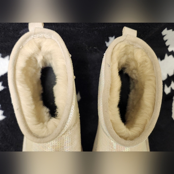 VS Pink Iridescent Bling Faux Fur Booties ✨️ - Picture 6 of 11